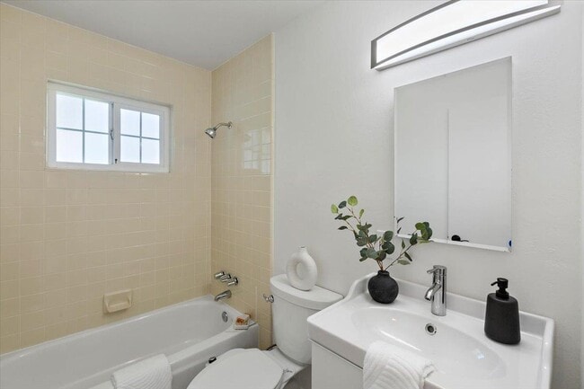 Building Photo - 1826 Ronie Way