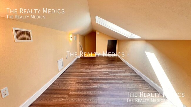 Building Photo - 35 Hill Ave