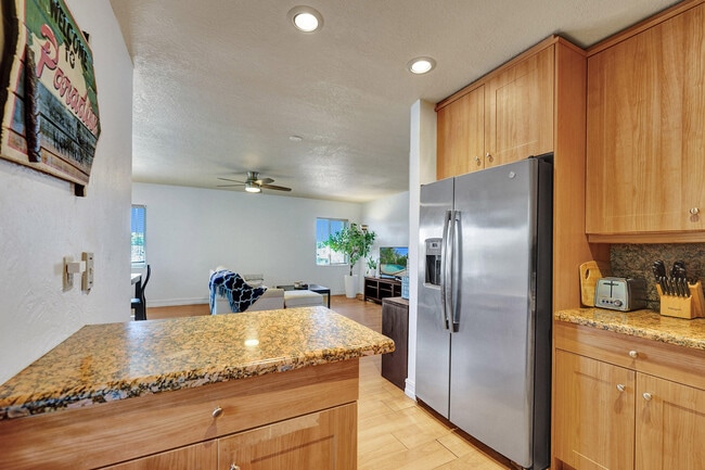 Building Photo - 1423 Holly Heights Dr
