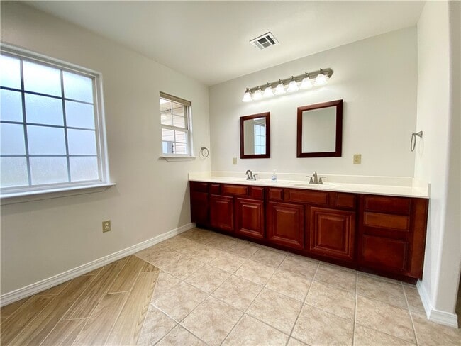 Building Photo - 42 Millsap Cir