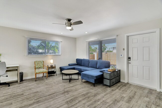 Building Photo - 3208 Marine Dr
