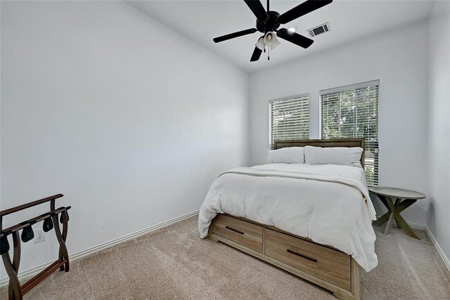 Building Photo - 2812 St Paul Rivera