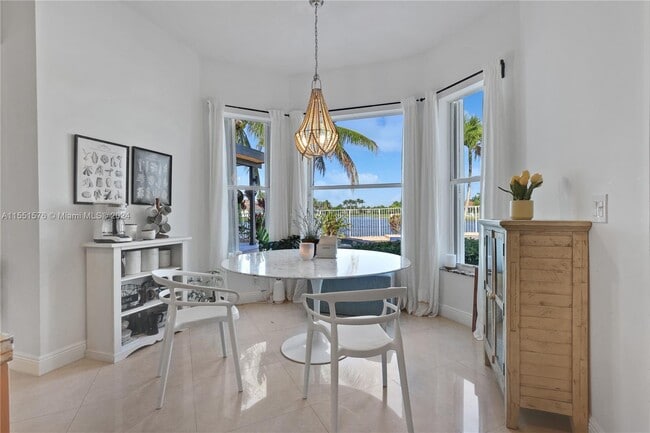 Building Photo - 926 Marina Dr