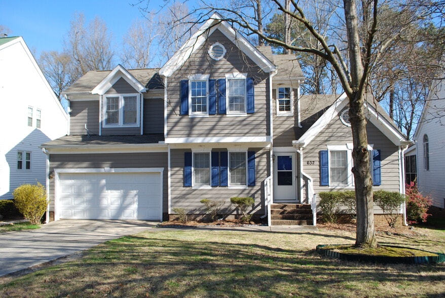 Building Photo - 632 Penncross Dr