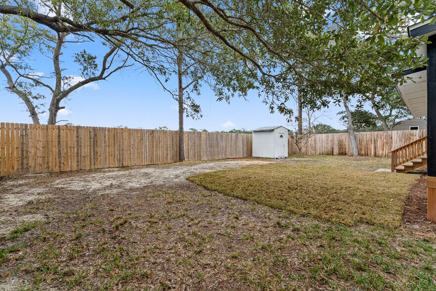 Building Photo - 5968 Capitol Dr