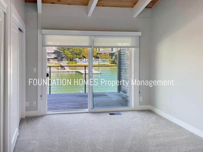 Building Photo - VIDEO - Live off a Marina - High-End Finishes - Balcony - FOUNDATION