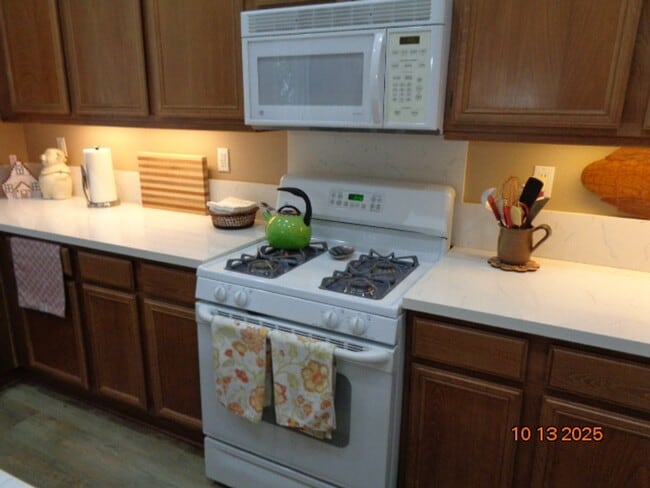 Building Photo - Immaculate One Story Home Offering 1989 sq. ft.