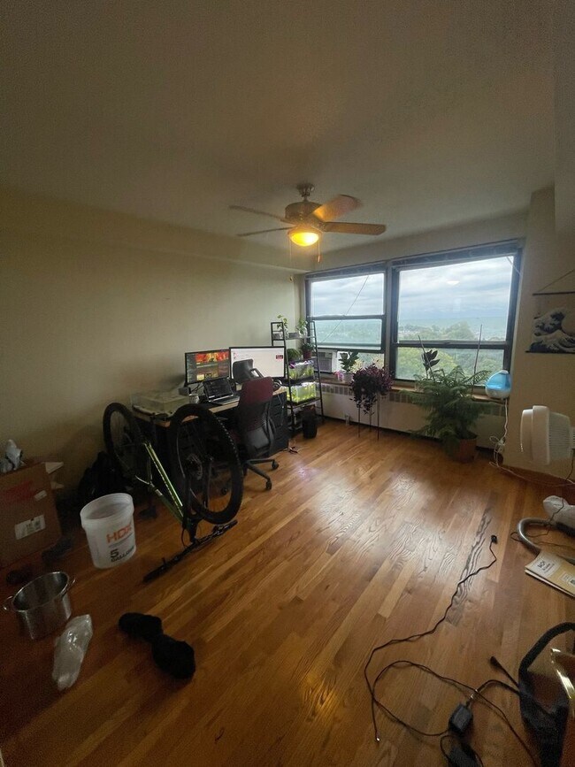 Building Photo - 4180 N Marine Dr