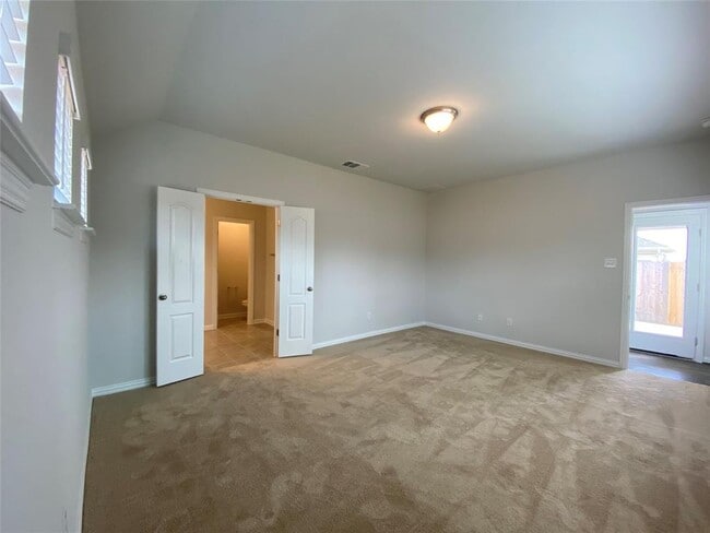 Building Photo - 655 Windbrook Dr