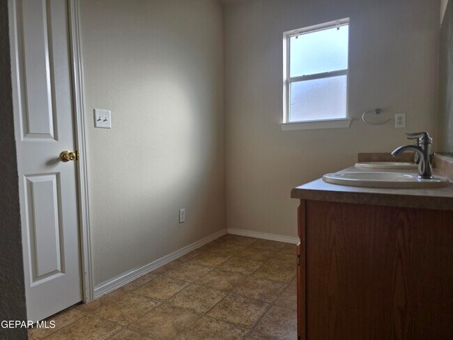 Building Photo - 14173 Smokey Point Dr
