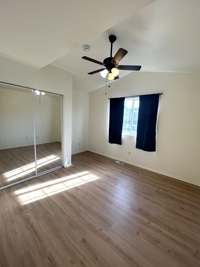 Building Photo - Beautiful Newly updated 4 bedroom 2.5 bath 1,582 Sq Ft Home  in Crown Ridge Estates