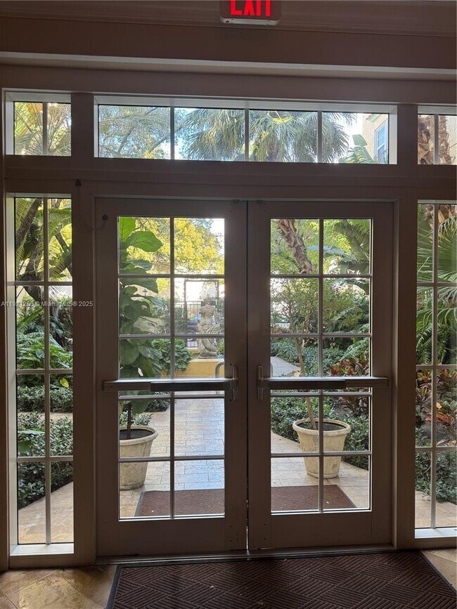 Building Photo - 536 14th St