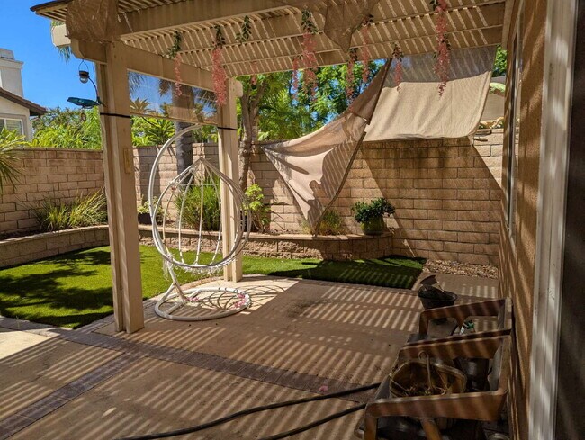 Building Photo - Spacious north Pomona property