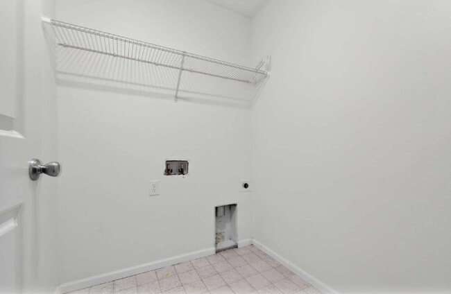 Building Photo - Beautiful 3 bed, 3 bath townhome in the lovely Painted Prairie Community!