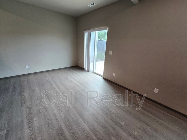 Building Photo - 9616 E Nixon Ln