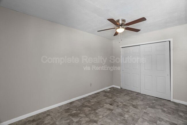 Building Photo - 409 Caithness Rd