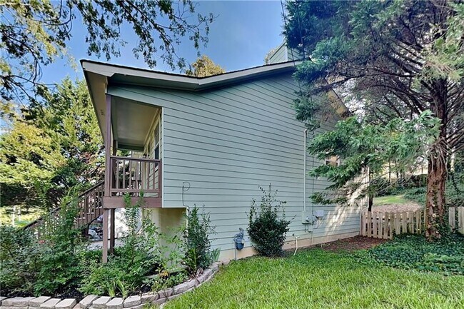Building Photo - 3784 Cherokee Overlook Dr