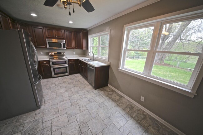Primary Photo - 3801 W Woodyard Rd