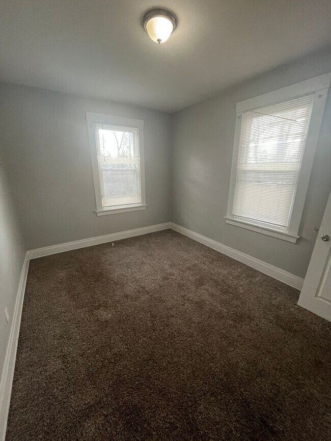 Building Photo - 4805 Eastern Ave