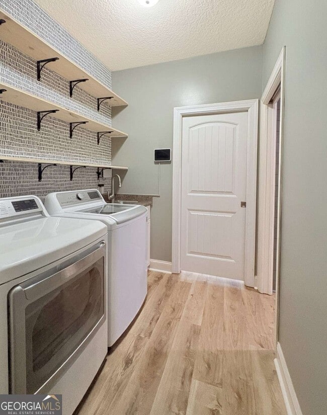 Building Photo - 130 Boatsman Way