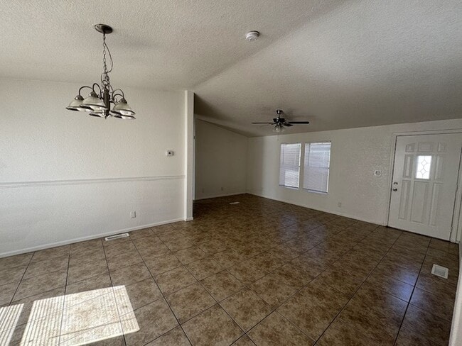 Building Photo - Manufactured Home in Desert Vista Place