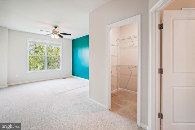 Building Photo - 23265 Milltown Knoll Square