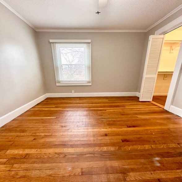 Building Photo - 117 Green Dr