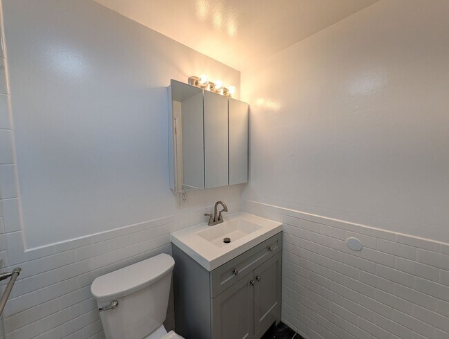 Building Photo - Stunning 3 bedroom 2 bathroom single family house available in Asbury Park!