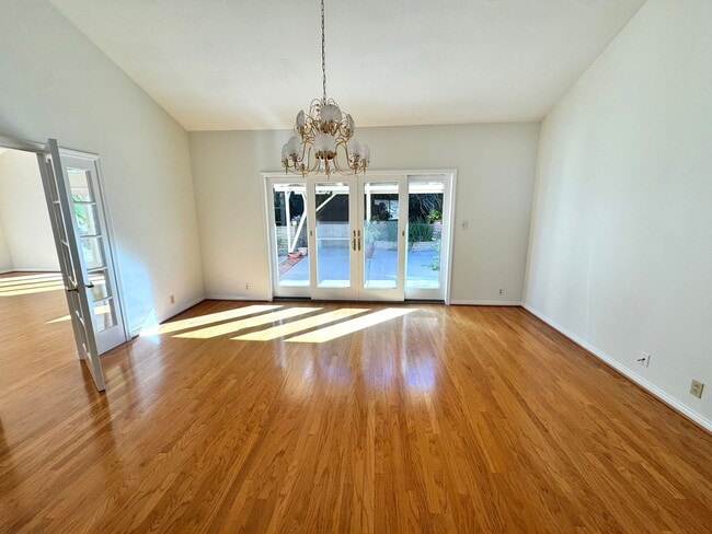 Building Photo - Quiet cul-de-sac Ondulando home with attached ADU included!!