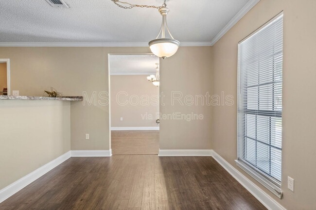 Building Photo - 583 Neal Dr