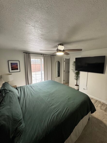 Building Photo - 2327 Don St