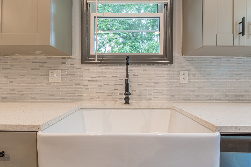 Farm sink - 1393 Westview Dr SW