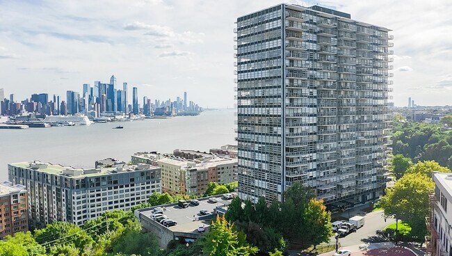 Building Photo - 6050 Boulevard E