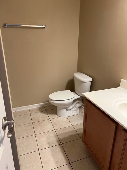 Building Photo - 129 Parmelee Dr