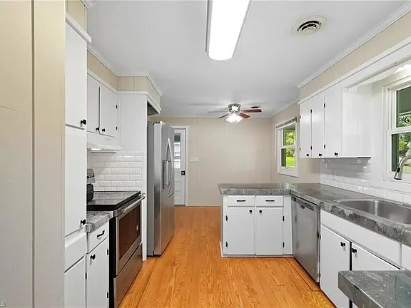 Building Photo - 4850 Ellen Ave