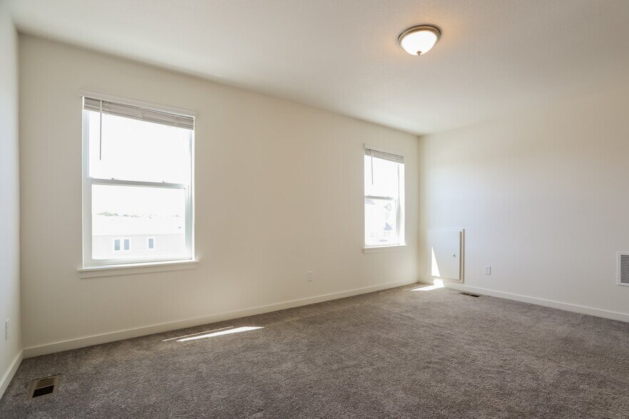 Building Photo - 18601 E 47th Pl