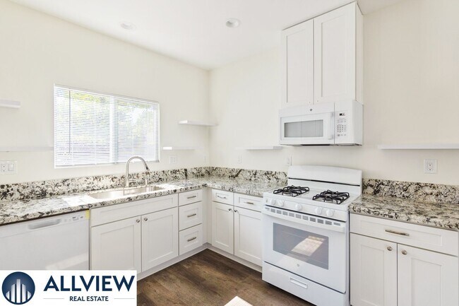 Building Photo - 629 S Lemon St