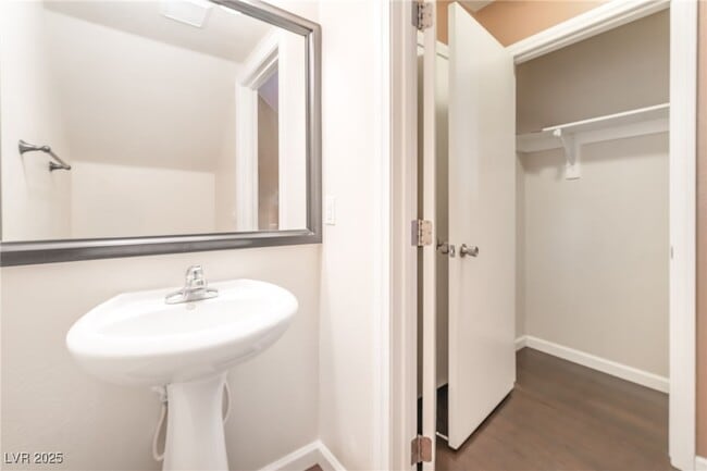 Building Photo - 9412 Plover Falls Ave