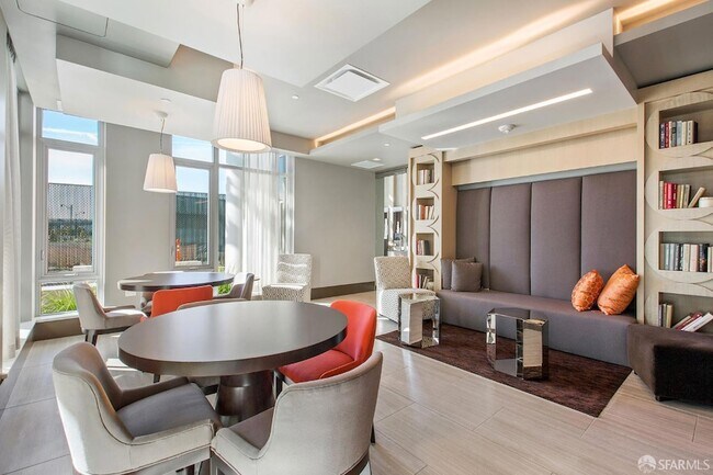 Building Photo - 708 Long Bridge St