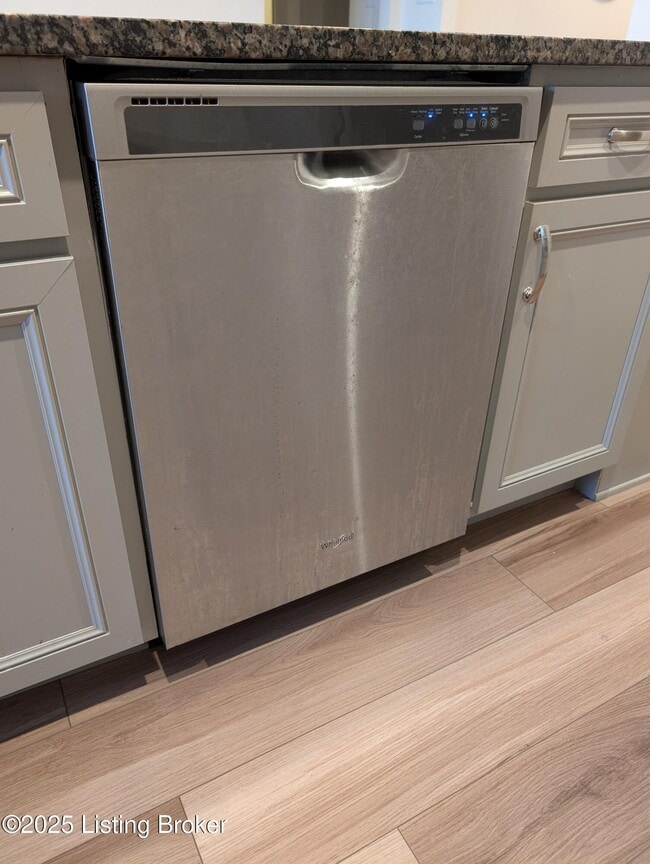 Building Photo - 2861 Hamilton Springs Dr