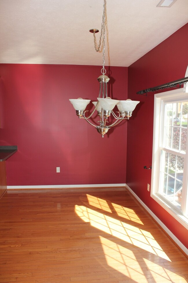 Building Photo - Townhouse for Rent in Taylor Springs