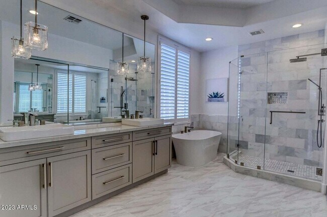 Building Photo - 7553 E Buteo Dr