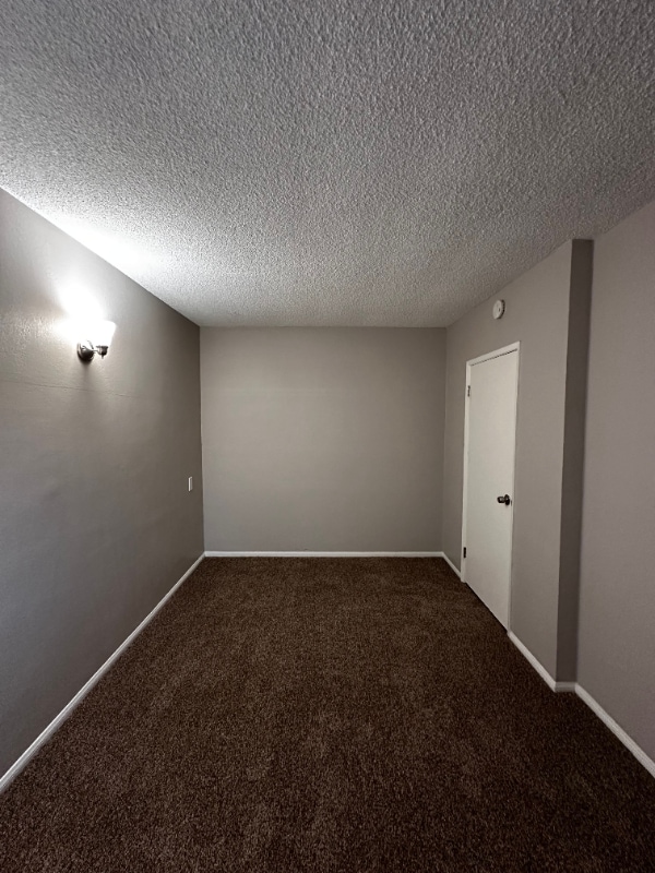 Building Photo - 409 N Los Robles Ave