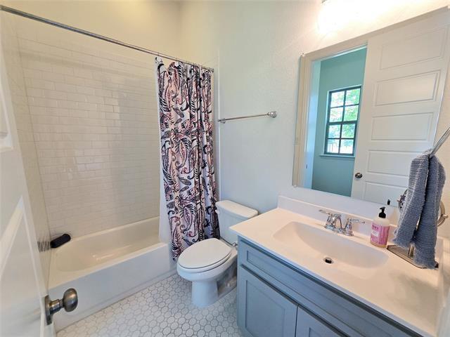 Building Photo - 3897 Washburne Dr