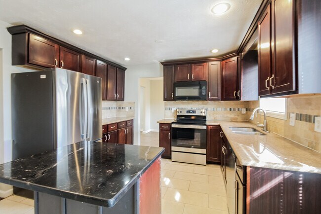 Building Photo - 110 Lupine Ct