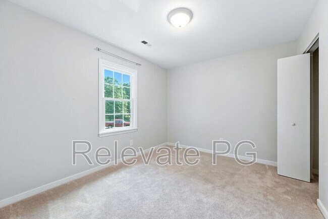 Building Photo - 2301 Strangford Ct