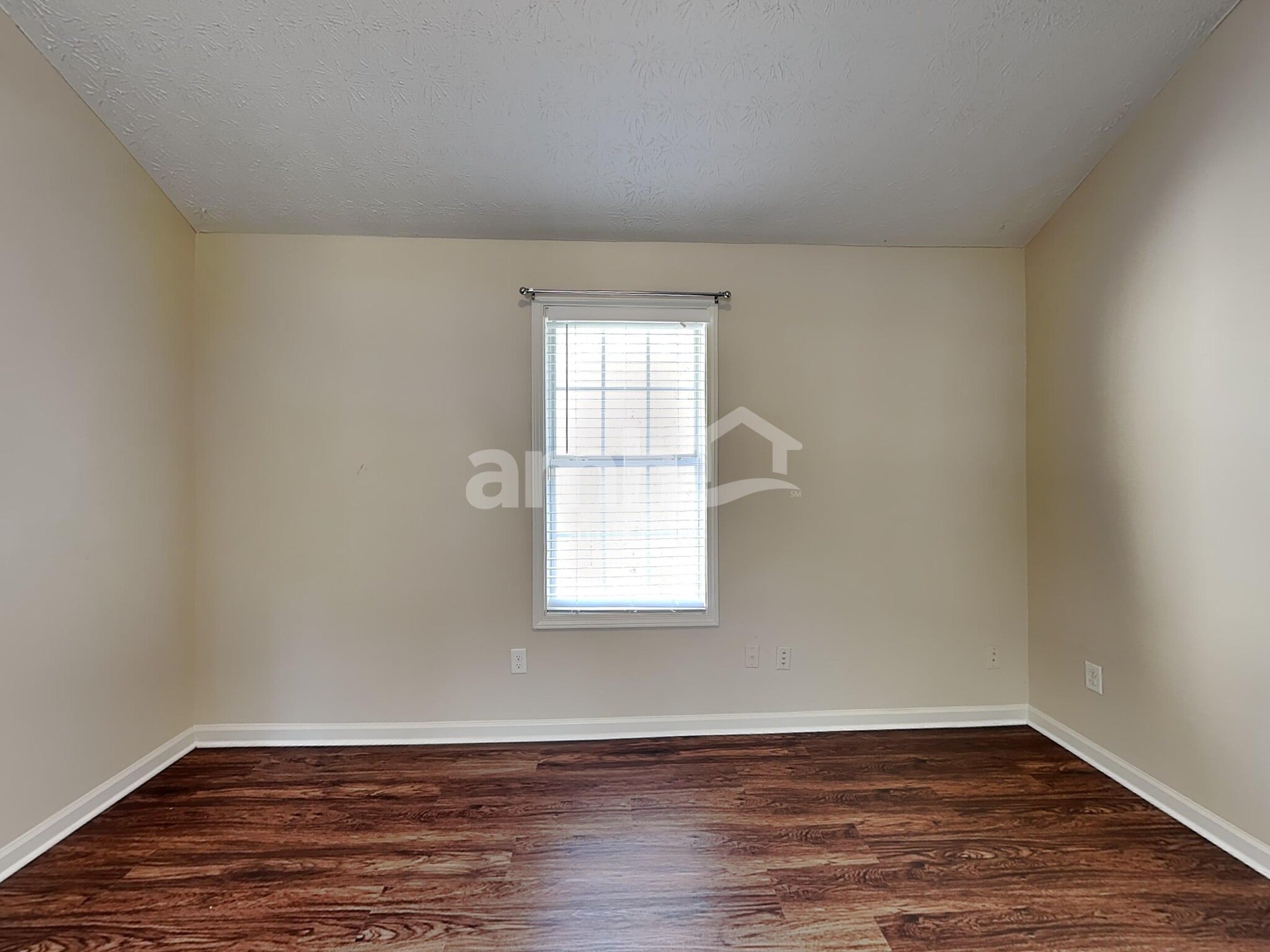 Building Photo - 550 Brook Hollow Dr