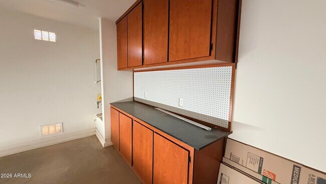 Building Photo - 40750 W Colby Dr