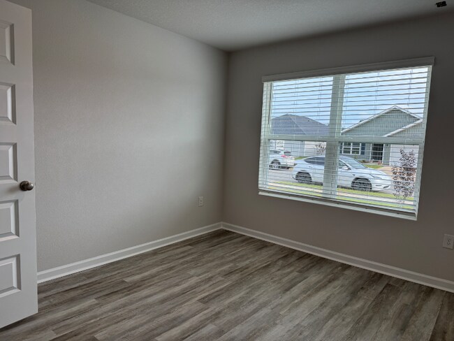 Building Photo - 6365 Firefly Dr