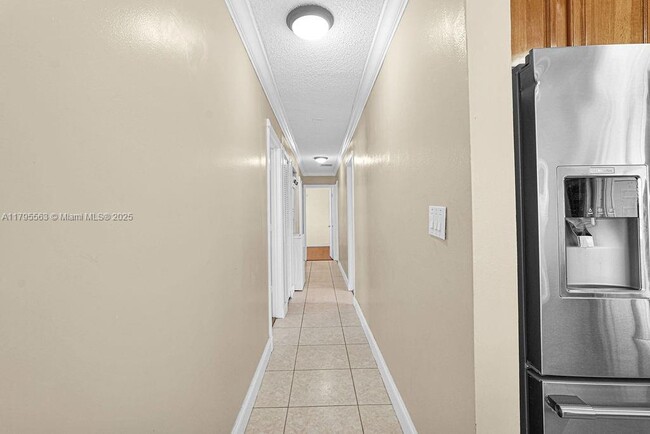 Building Photo - 2400 SW 103rd Ct